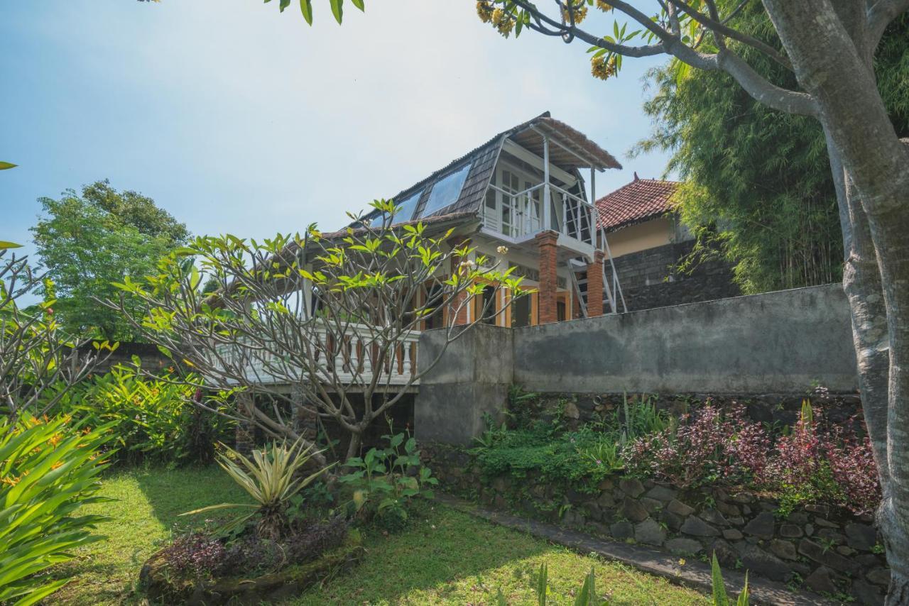 Villa Dinding Batu Singaraja Eksteriør bilde